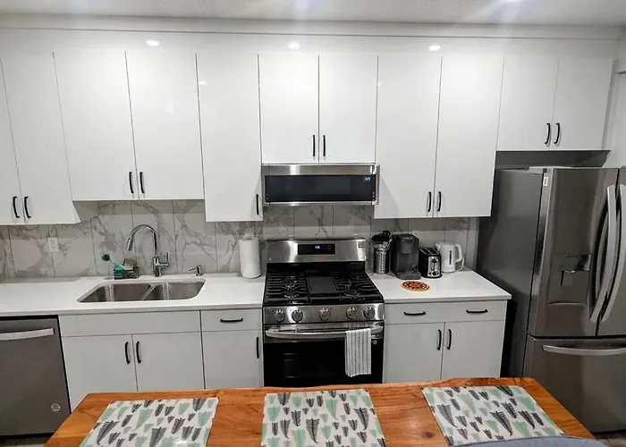 Cozy Basement For A Lovely Stay & Perfect For Wfh
