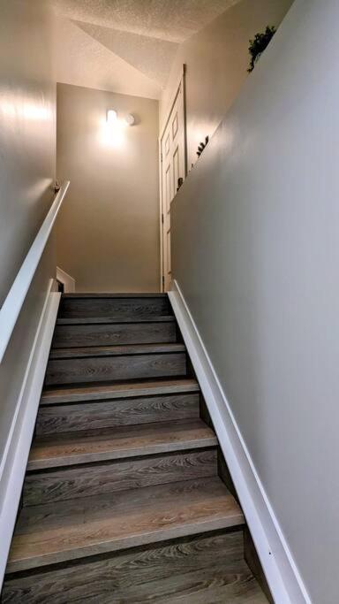 Holiday home Cozy Basement For A Lovely & Perfect For Wfh Edmonton